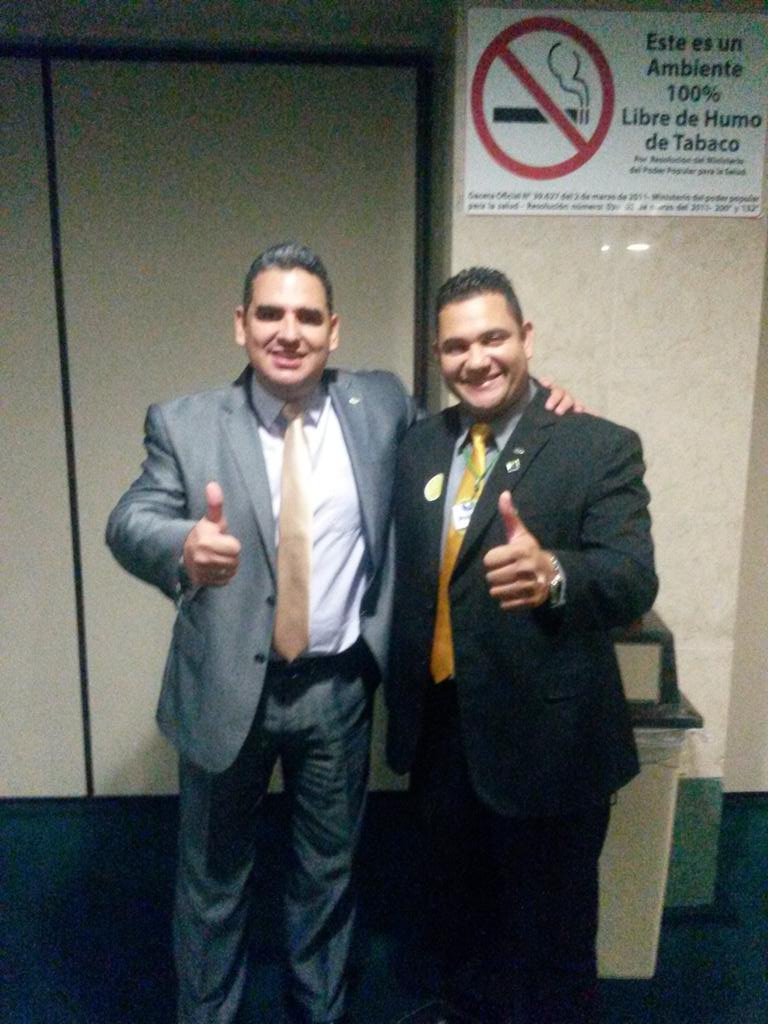 carlosmiquilen3's tweet photo. #ModoConecta http://t.co/SY6PCndIQj