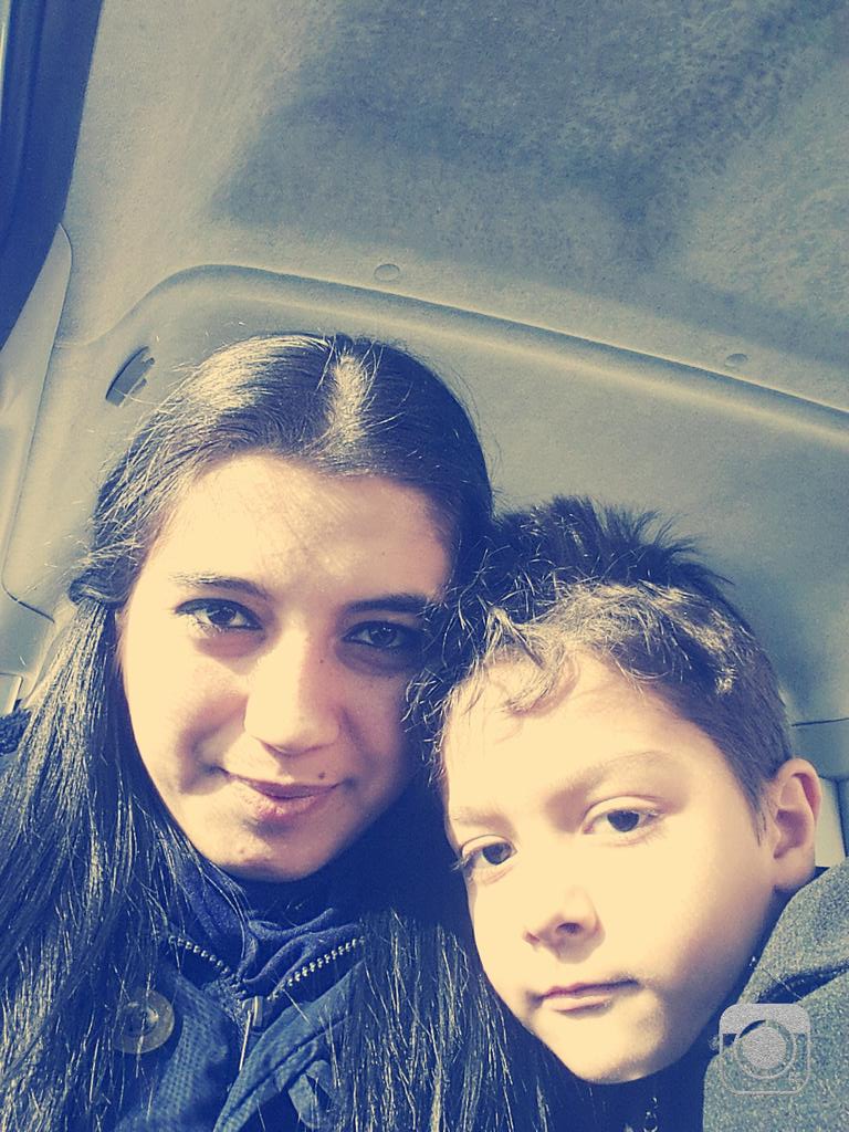 SalamSafiye's tweet photo. Biz yine gezmelerde 😄😄 http://t.co/Z7Ojc2cXqz