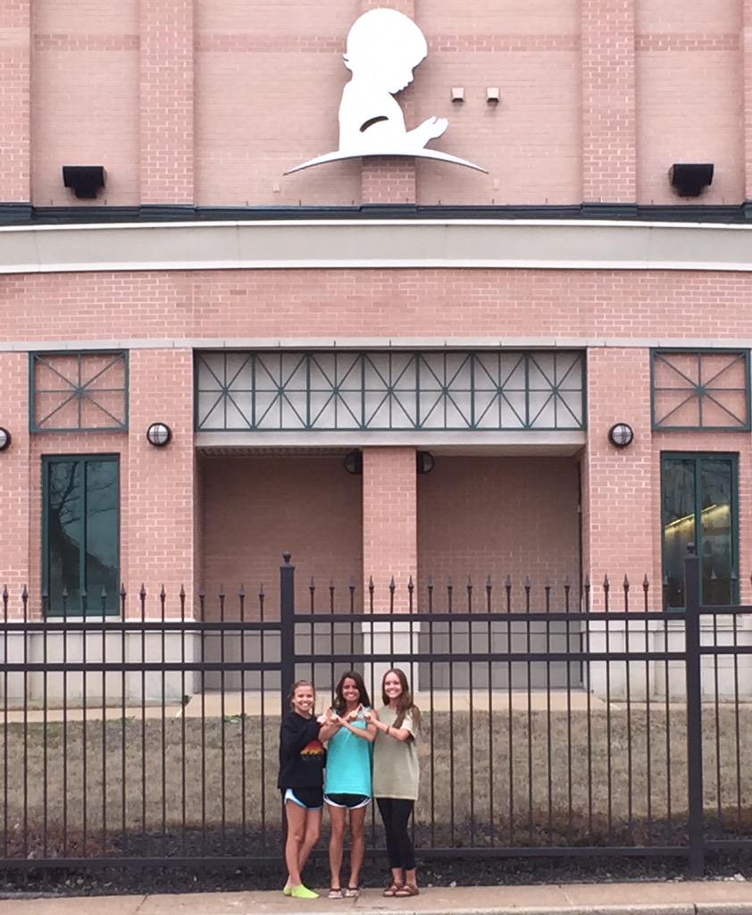 ISUTriDelta's tweet photo. Our sisters stopped by St. Jude on their way down to Spring Break this year!! #TriDeltaPlace #TriDelta4StJude ππ http://t.co/hLcNkNqEOQ