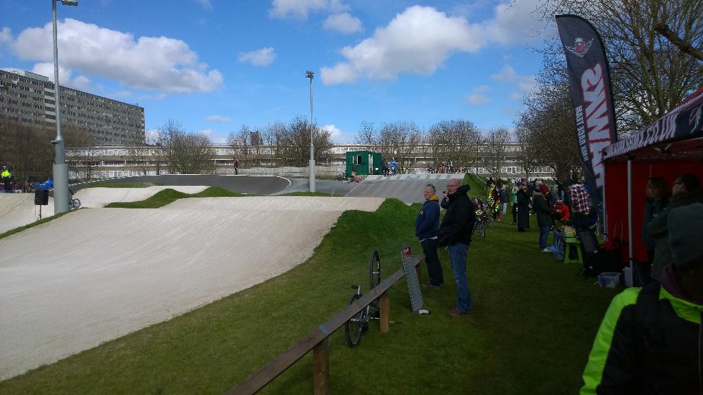 LondonBMXUK's tweet photo. #LDNBMXSeries RND1 @PeckhamBMXClub - great talent on show from all ovr the UK - @UncleBuckBMX @DJckFlash on the mics http://t.co/uQlss5VL3d