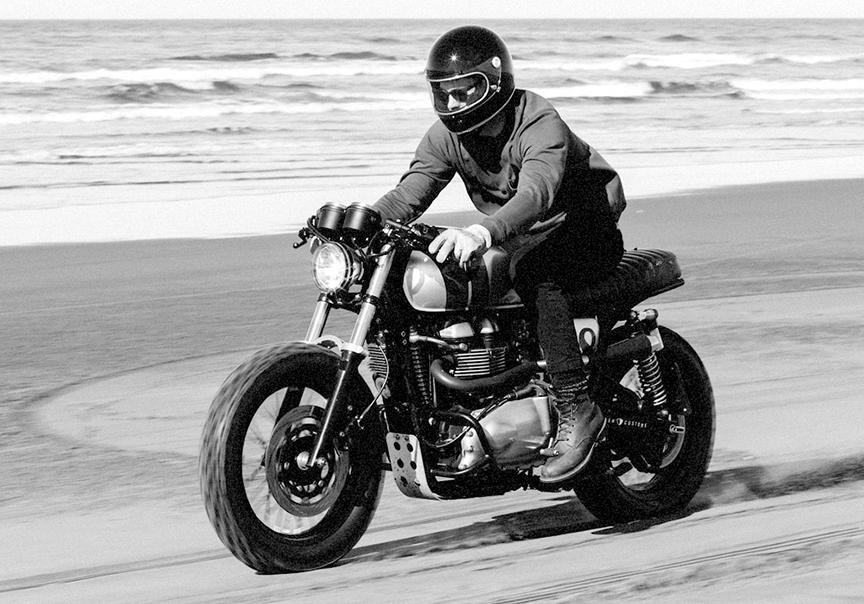 TriumphAmerica's tweet image. .@british_customs know how to throw a beach party. #RAEN #PolerStuff #BCbuilt #newheritage #croig #campvibes