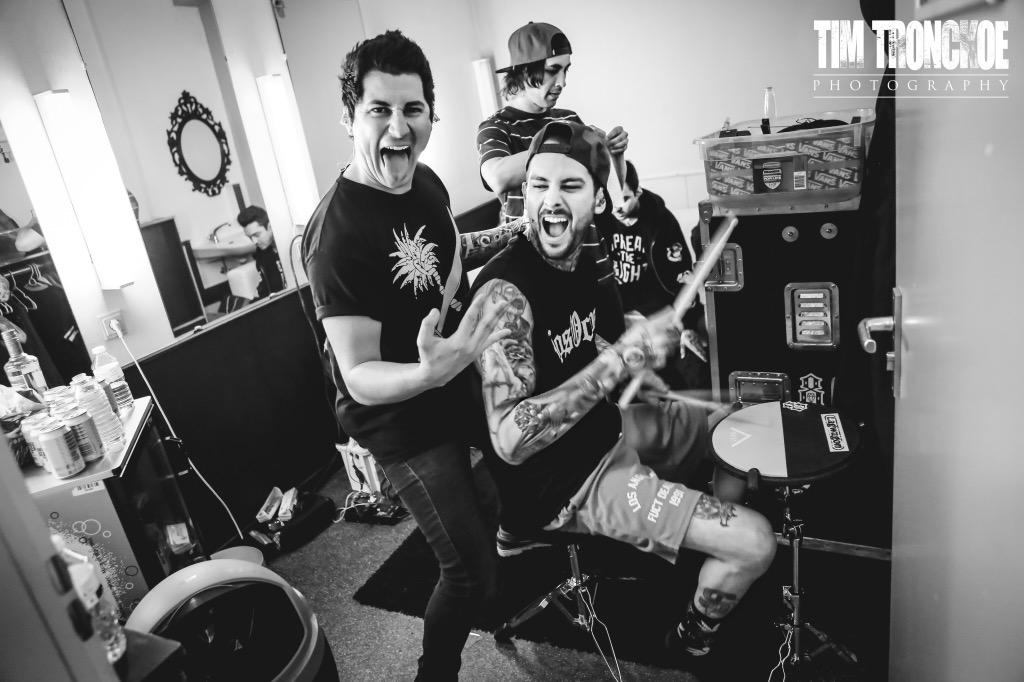 ptvjaime's tweet photo. We made it!!! Europe/UK lets do this!!! #theworldtour photo: @timtronckoe http://t.co/Rd71SWqjU0