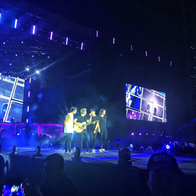 Verniecenciso's tweet image. #OneDirection #spinnr1d @SpinnrPH