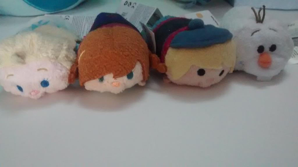 NiceToysCollect's tweet photo. Cutieeee must haves...found complete tsum tsum frozen :) #tsumtsumtuesday  #Frozen http://t.co/ii9qygcRaD