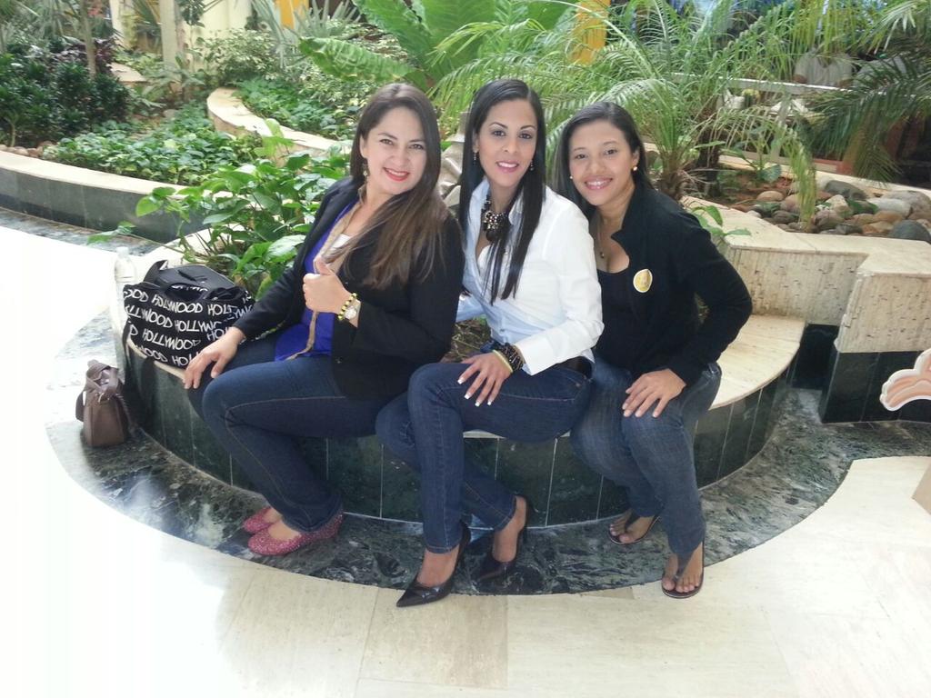 ZurisadayColoni's tweet photo. #modoconecta http://t.co/MTkceNTtYA
