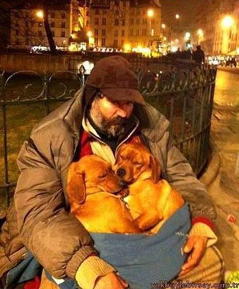 A veces quien menos tiene es quien mas da.