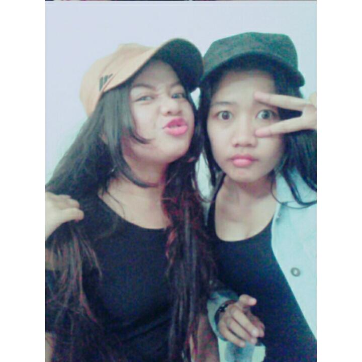QViva's tweet photo. kesayangannya vvQ @shitaquirin @EvaErpiyana http://t.co/o5smNGk18q