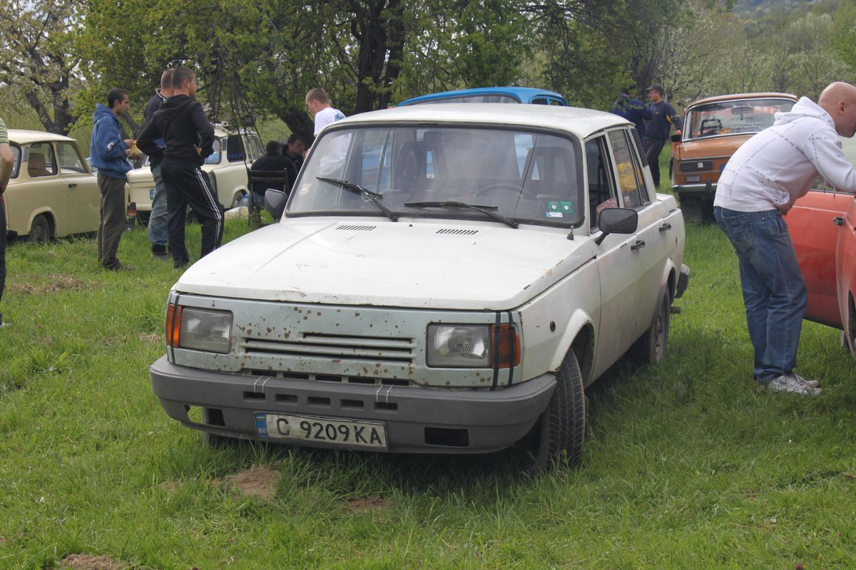 HyperionRac1ng's tweet photo. Имало едно време #Backintheolddays #Wartburg #1.3 с #5speed скоростна кутия от #VW #Mk2Golf http://t.co/bTafDY3eDa