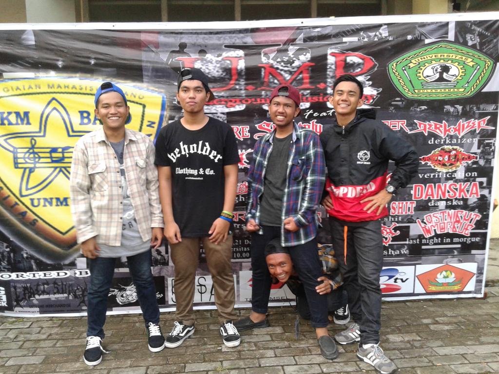 SoundTheShit_HC's tweet photo. Keluarga kecil http://t.co/RF6zAMI2Qz