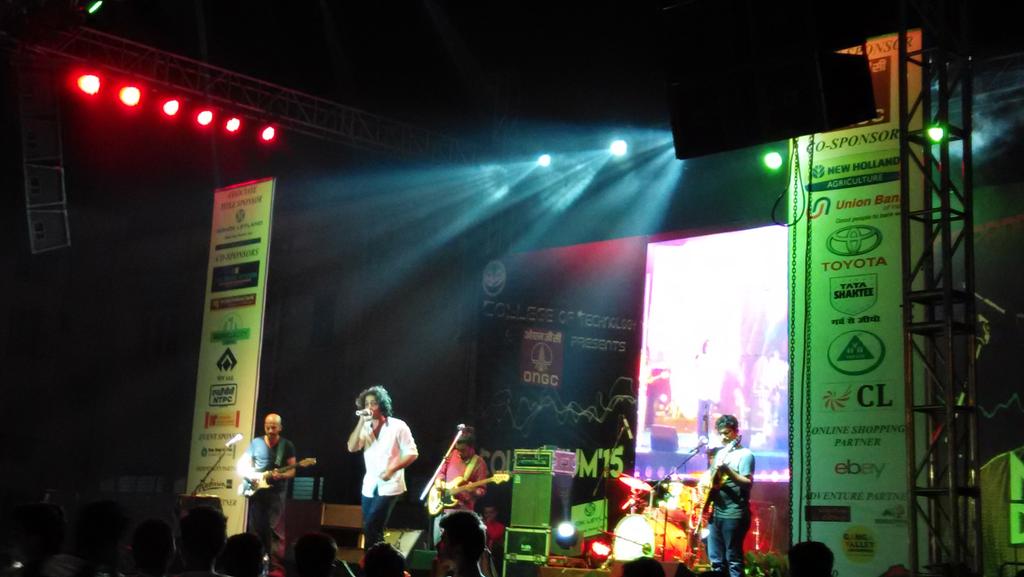 javedali99's tweet photo. Live http://t.co/qDAylwxtxo