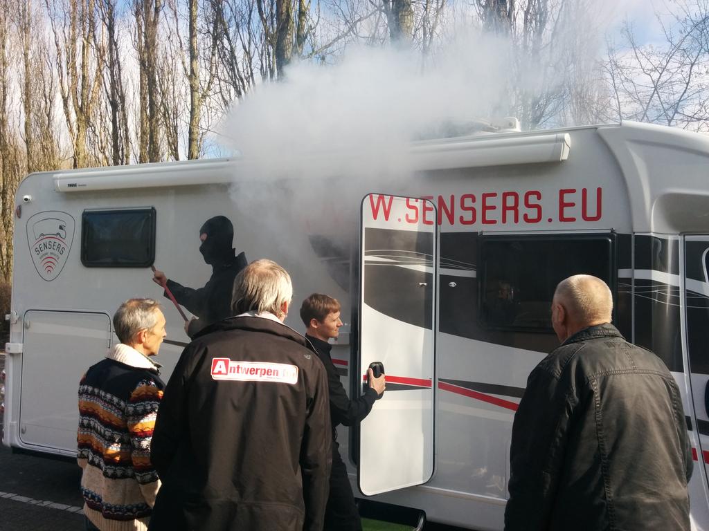 Demo op de tweedehands motorhome beurs. #Mistgenerator #antwerpen #beurs #rv