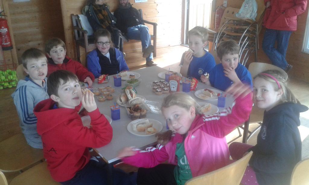 ValeTennisAcdmy's tweet photo. Enjoying post match tea after Vale Winter League Orange fixture between @BarryTennisClub and @penarthwindsor http://t.co/zPyOZPGsSZ