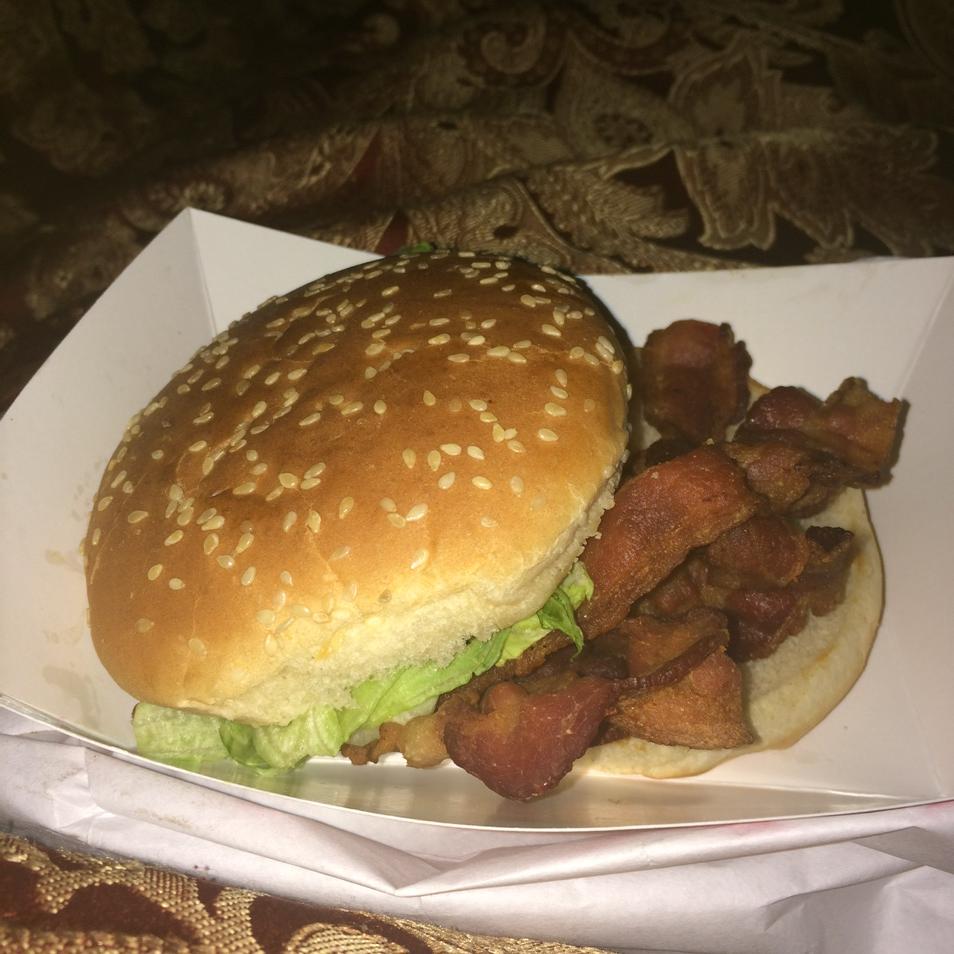 OVDub's tweet image. First comes love, then comes bacon.... #How2Love #KeepinHim #BaeTime 💏