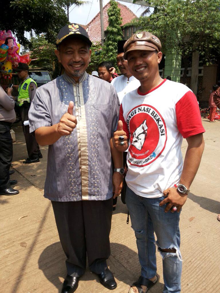 AriandiBkz's tweet photo. Kalian luar biasa, terima kasih bapak wakil walikota @syaikhu_ahmad atas kedatangannya di #berAKSIbersama http://t.co/56JiS8YEGZ