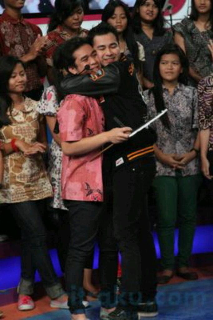 RANS17official's tweet photo. Kangen Pelukan Kamu #RIPOlgaSyahputra  http://t.co/OgcbINnePA