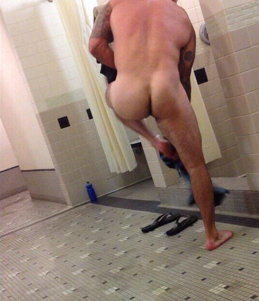 Changing room sneak pic 😝 #nakedsunday http://t.co/ReliStOZlY<a href="/tag/nakedsunday"class="tags">#nakedsunday</a>