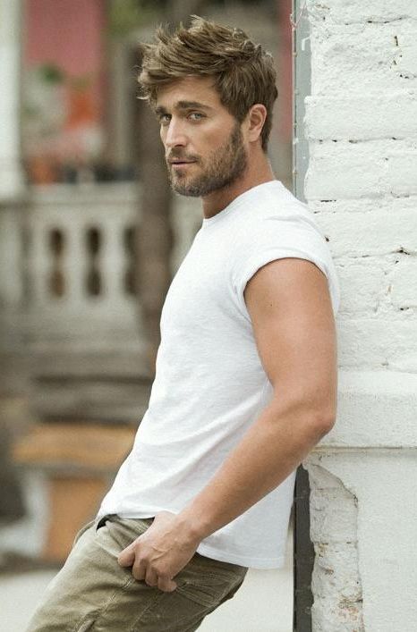 Wikibarbas_'s tweet photo. Quién es ese hombre... http://t.co/XvylV3IjjW