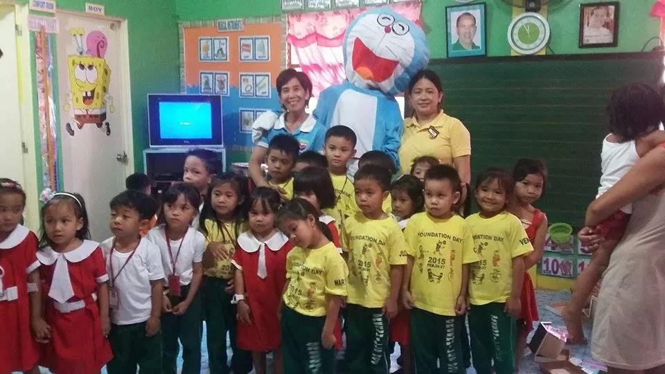 ghmhstr's tweet image. #Pandayan Workshop :)
-Masaya ako sa mga batang magagaling sa paggawa ng Arts and Crafts Alkansiya House :)