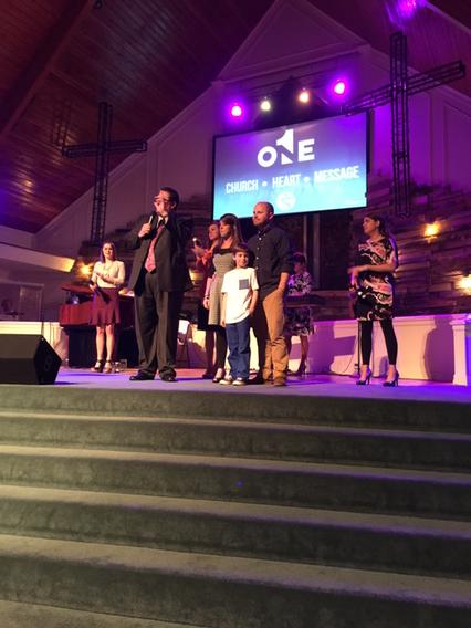 tskmpeavy07's tweet photo. Welcome our new youth Pastor and his family #TheEllis's #acogfamily @AlmaChurchofGod http://t.co/cOxvj7PiWR