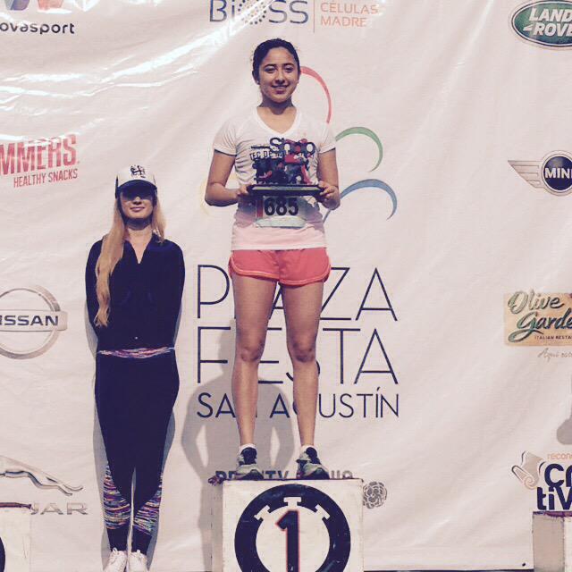 ShopAndRun's tweet image. Ganadora de la categoría 20-19 femenil. Muchas felicidades. #ShopAndRun