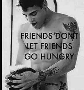 MrGayHoliday's tweet photo. #Friends #bestfriends http://t.co/WN0Pl9SrMF