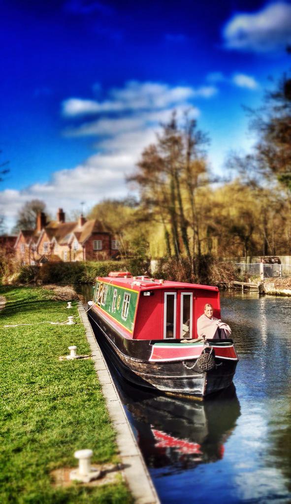 <a href="/sotwew/">Paula McIntosh</a> &amp; blanket soak up the morning sun on the Kennet &amp; Avon.. #RiverTweets