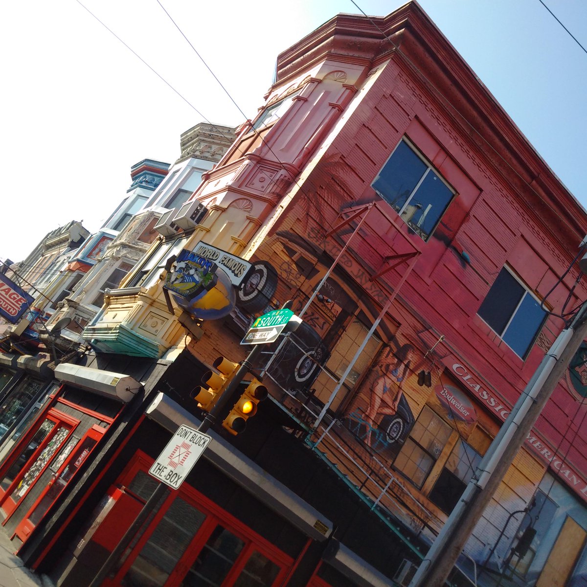 Boudreau_Ideas's tweet photo. Leaving Philly & #SRCDPhilly15 | Urban scenes from South Street http://t.co/MFR5WckpAn