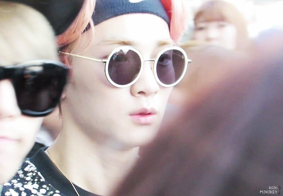 150322 인천공항 입국 #key #기범 
선글라스 속 숨어있는 순딩이 김기보미 >_< 
애기애기해 기범아 ㅠㅠ 귀여워 ㅇ<-<