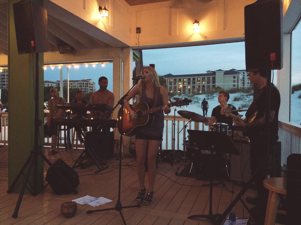 AubreyWollett's tweet image. Thx @PalmPavilion for having me play last night, &amp;amp; thnx friends for coming out! 🎶🌊 @ClearwaterFla #springbreaktour