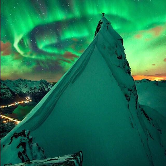 FindTransfers's tweet image. Have you ever seen the Northern lights? #ttot