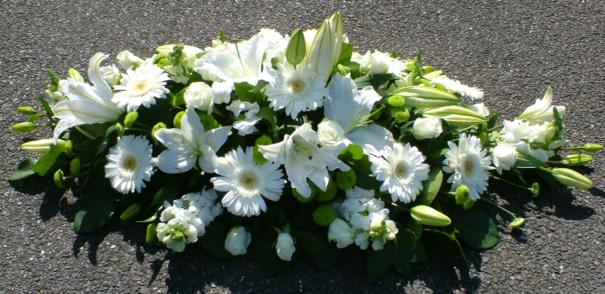 flowerbasket1's tweet photo. #OasisSpray #White #Green #FreshFlowers #Lilies #Gerbera #FuneralTribute #Special #WithLove #TheFlowerBasket519.co.uk http://t.co/SqYq8gyya0