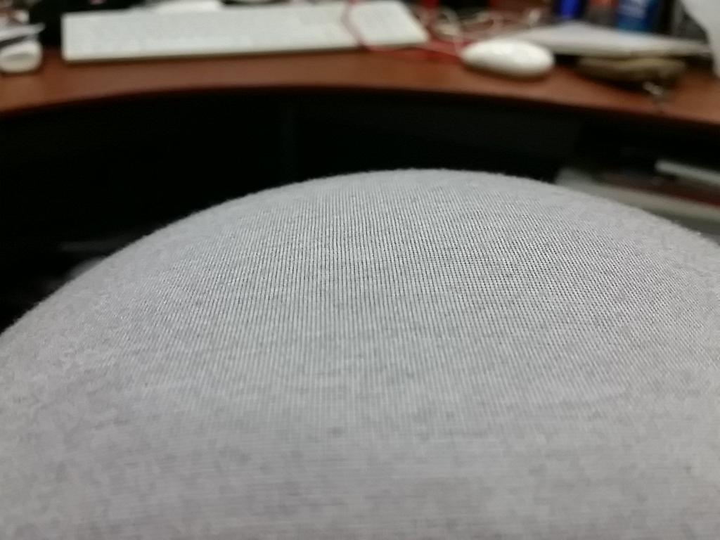 ふと下に視線落としたら、腹ヤベェw 目が覚めたwww