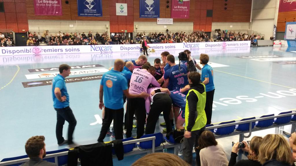 damienleblais's tweet photo. Allez cesson !!! On y croit les gars !!! http://t.co/xrquCF3jn4