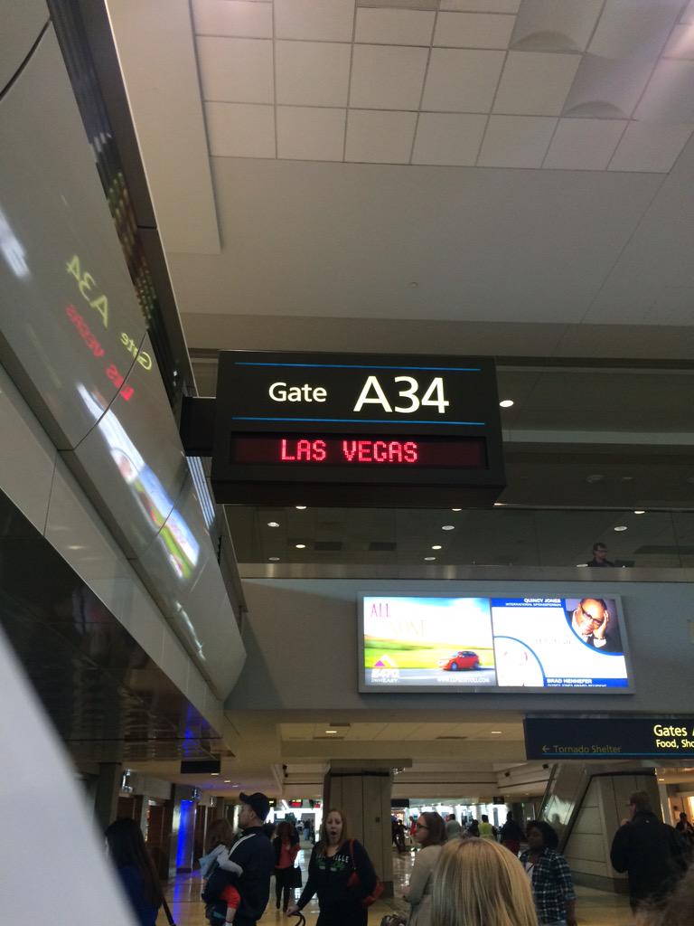 annie_land4's tweet photo. Girls week! #vegas http://t.co/fFbx4HVgDA