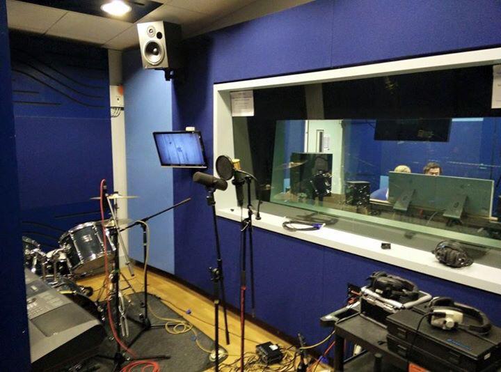 TheStateObvious's tweet photo. Studio Session on the 14th of March. Got our first track 'Taxi' nailed! http://t.co/oGDNOXjAwc