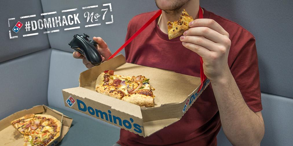 Dominos_UK's tweet photo. This #DomiHack bib holds your #pizza while you continue #gaming. More here: http://t.co/D3kcanHee5 http://t.co/KB5IcI07hE