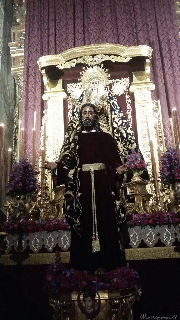 adrigomez21's tweet photo. Devoto besapies en honor a Ntro. Padre Jesús de la Redención. 

@RedencionRocio 
#TDSCofrade http://t.co/kGMGbIdhkY
