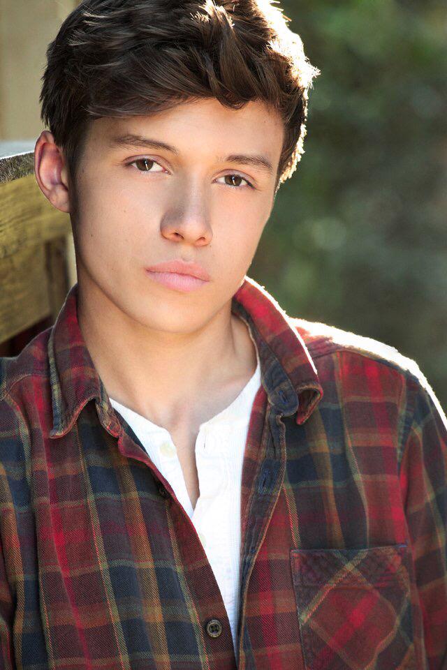 Happy birthday to my bf, Nick Robinson so hype to see you play ben parish in the 5th wave movie 