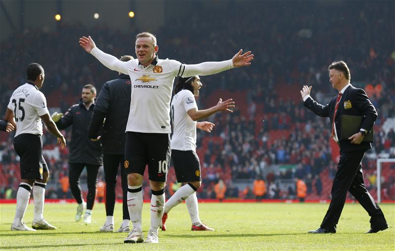 T3D7DY's tweet photo. Still can't understand this LVG &amp; Falcao relationship http://t.co/91fXlnfvuO