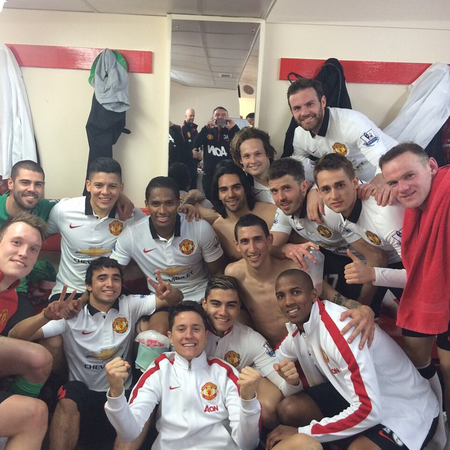 aldiTheSummer's tweet photo. Yg musim depan dilepas mah udah pada buka baju yah #eh RT @unitedarmyfc: [Pic] Foto oleh-oleh http://t.co/228H7v9yA3"