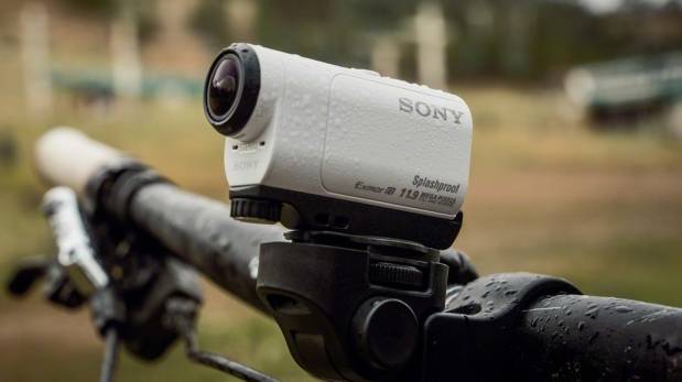 blogdenotas's tweet photo. Esta semana evalué la #ActionCamMini HDR-AZ1VR de @SonyLatin http://t.co/RHMekkWLrm vía @elcomercio http://t.co/7Chc9JZZSQ