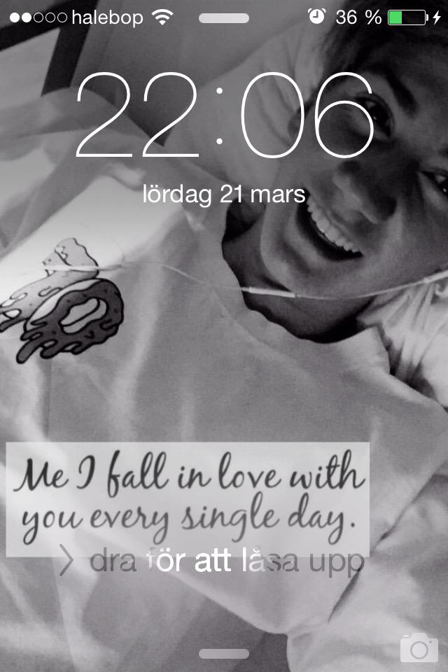 fooo_lockscreen tweet picture