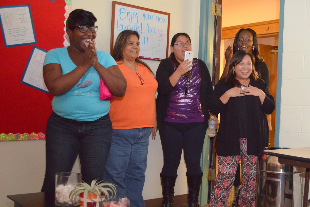ChildCareGroup's tweet photo. Thanks to @JLDallas Provisional Members, our MLK Center teachers have a new teacher's lounge! #MLKMakeover http://t.co/UoAcUgMIsl