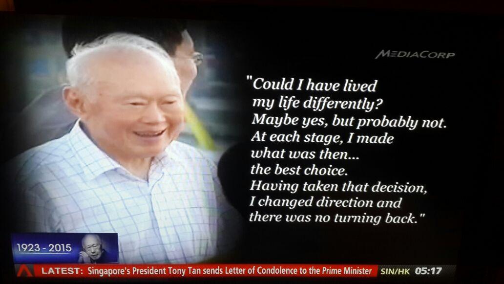TimMarbun's tweet photo. R.I.P Lee Kuan Yew Bapak bangsa Singapura. Salah 1 org plg berpengaruh di Asia. Foto via @Sumi_Yang http://t.co/gaCUUOmKVM