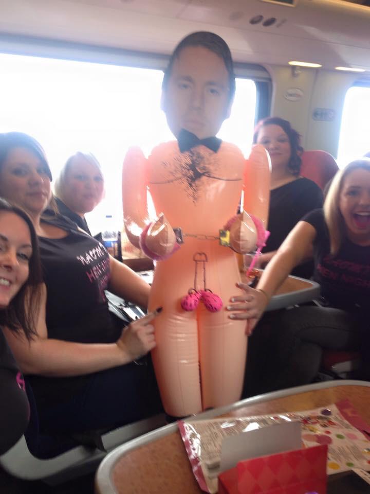 Rebeccafmodel's tweet photo. Channing Tatum previews Magic Mike 2 😂 @channingtatum @nayomie14 #channingtatum #hen #penis http://t.co/BDOPvdG1Hz