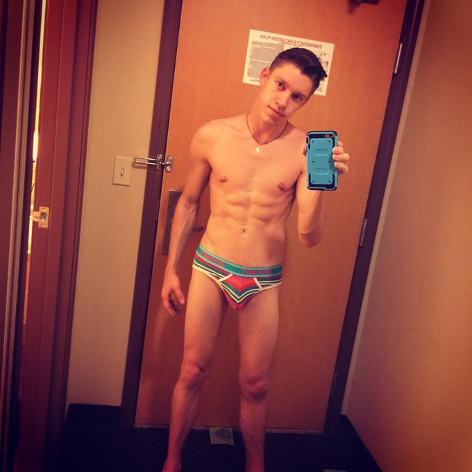 Cum to my #SundayFunday #nakedsunday #gaycamshow http://t.co/9A19bcXxdm http://t.co/Te9pyUm6mb