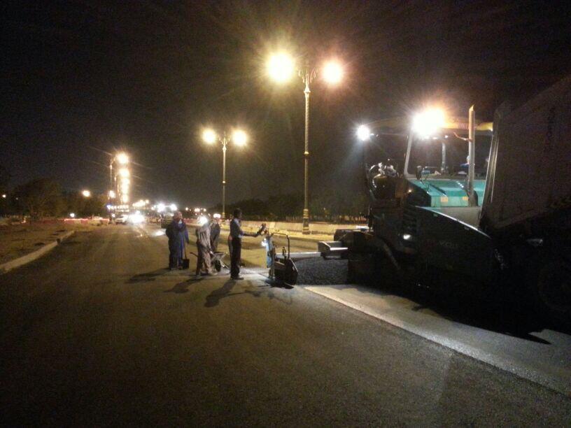 ProjectCommitee's tweet photo. اضافة الطبقه الثانيه من الاسفلت في شارع الرباط مقابل حديقة صلاله الجديدة والشكر موصول للمهندسين من البلدية والاستشاري http://t.co/L6EG0eG4JX