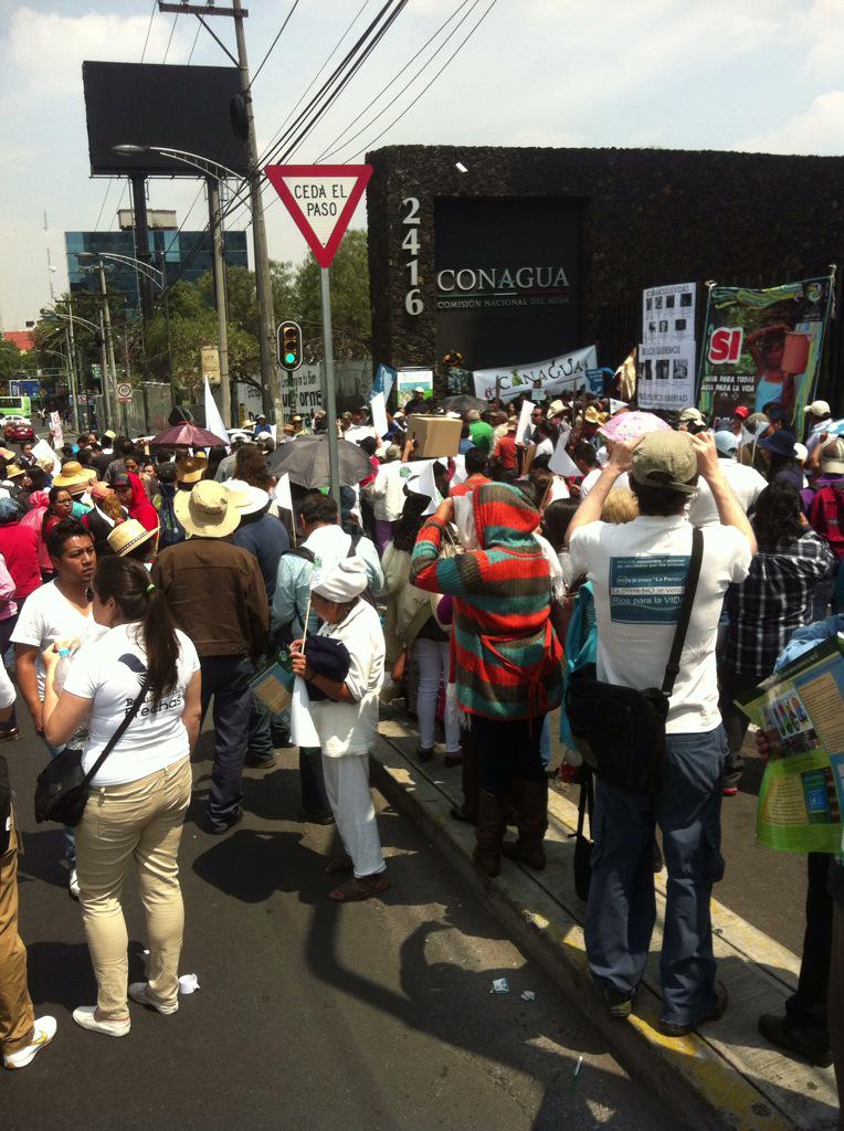 #WaterIs thousands of mexicans walking for a new water law that respect human rights. #Mexico