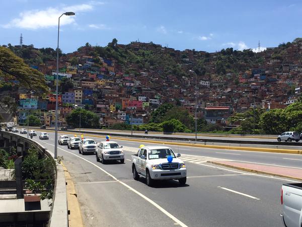 VTVcanal8's tweet image. Caravana antiimperialista recorrió Caracas en rechazo al decreto injerencista de Obama  tinyurl.com/q7ufpjs