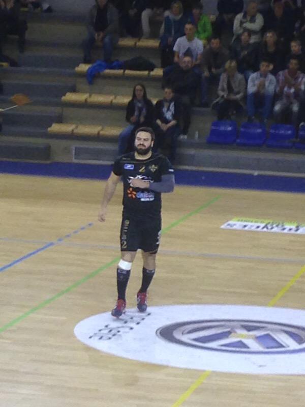 santeperfsport's tweet photo. Merci à @FrontignanTHB , club de nationale 2 de porter les produits performance et récupération de la gamme CZ . http://t.co/xAW2gMhpqG